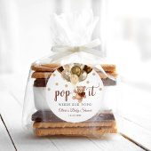 彼女が赤ポップ・アートのちゃんシャワーの贈り物をポップするときにテディベア ラウンドシール