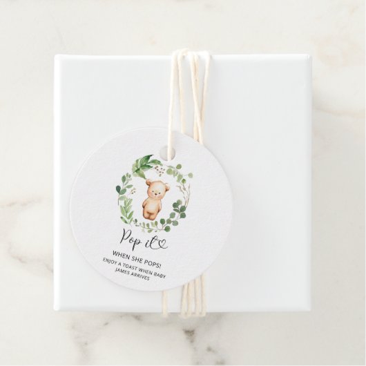 彼女が赤ポップ・アートのちゃんシャワーをポップするときにLittle Bear it フェイバータグ (インサイチュ)