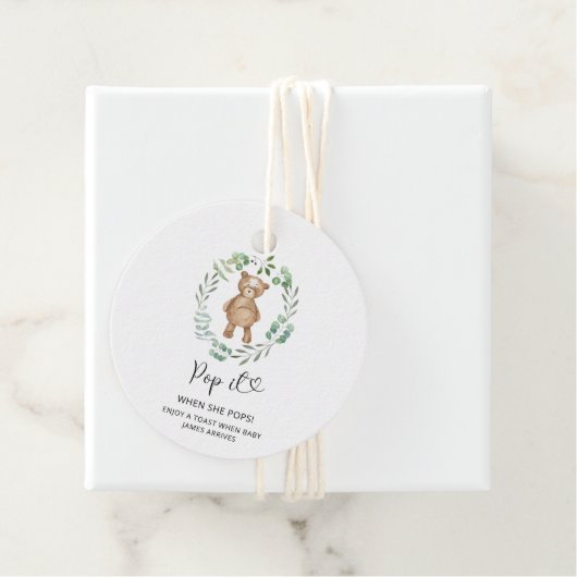 彼女が赤ポップ・アートのちゃんシャワーをポップする時にユーカリはそれを負う フェイバータグ (インサイチュ)