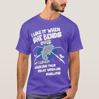 彼女が魚釣りノベルティで曲がるとメンズが好き Tシャツ