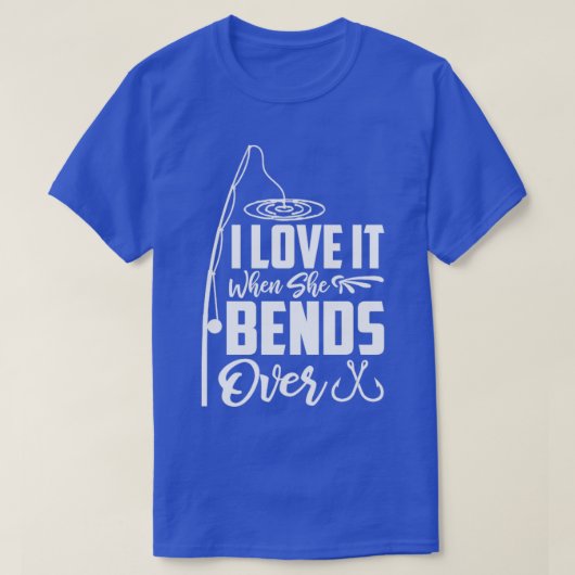 彼女が47歳を超えると私はそれを愛する Tシャツ (デザイン正面)