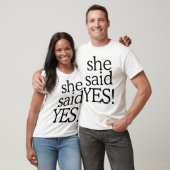 彼女が「はい」と言いました!!!!! | プロポーズ祝いデザイン Tシャツ (ユニセックス)