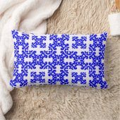 彼女のかわいくガーリーなスタイルの青及び白人のダマスク織の女の子 ランバークッション (ブランケット)