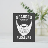 彼女のためにヒゲを生やして楽しむ面白いヒゲの男 インビテーションポストカード (スタンド正面)