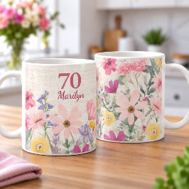 彼女のためのモダンな70歳の誕生日ギフト 花柄のリネン コーヒーマグカップ
