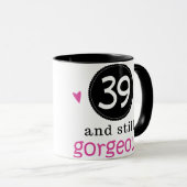 彼女のための39そしてまだ豪華な誕生日プレゼントのアイディア マグカップ (正面右)