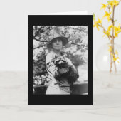 彼女のアライグマ1923年を持つカルビン・クーリッジ夫人 カード (黄色い花)