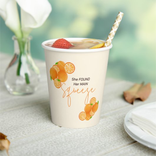 彼女のスクイーズ ブライダルシャワーが見つかった 紙コップ (インサイチュ)