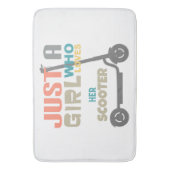 彼女のスクーターを愛する女の子 バスマット (正面縦)