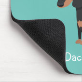 彼女のダックスフントを愛している女の子 マウスパッド (コーナー)