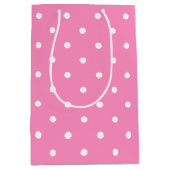 彼女のトレンディーのためのホットピンク点々のあるの白いポルカパターン ミディアムペーパーバッグ (正面)