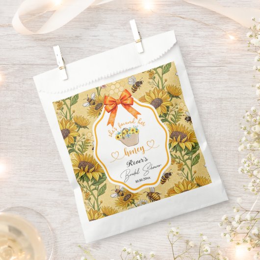 彼女のハニーブライダルシャワー フェイバーバッグ (クリップ留めされた状態)