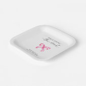 彼女のピンクの蝶結び ブライダルシャワー ペーパープレート (傾斜あり)