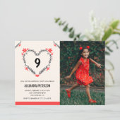 彼女のフローラルハートの9歳の誕生日招待状 招待状 (スタンド正面)