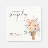 彼女のブライダルシャワーが計画された スタンダードカクテルナプキン (正面)