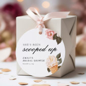 彼女のブライダルシャワーが計画された フェイバータグ