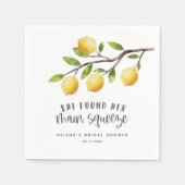 彼女のメインスクイーズが見つかった!レモン ブライダルシャワー スタンダードカクテルナプキン (正面)