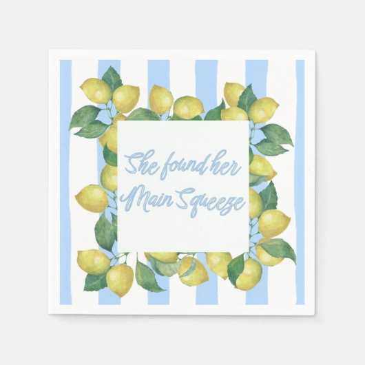 「彼女のメインスクイーズを見つけた」ブルーとレモン スタンダードカクテルナプキン (正面)