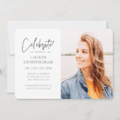 彼女の人生のお祝いのモダン写真シンプルのために 招待状 (正面)