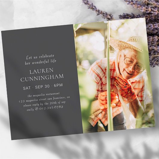 彼女の人生を称える 現代的 シンプル ミニマル フォト ポストカード