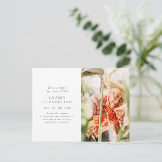 彼女の人生を称える 現代的 シンプル ミニマル フォト ポストカード (スタンド正面)