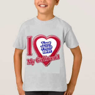 彼女の写真が大好き 赤いハート グレー Tシャツ