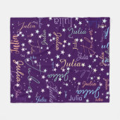 彼女の名で染み出る星々の紫の空 フリースブランケット (正面(横))