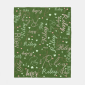 彼女の名前とピンクのハートは緑の上で フリースブランケット (正面)