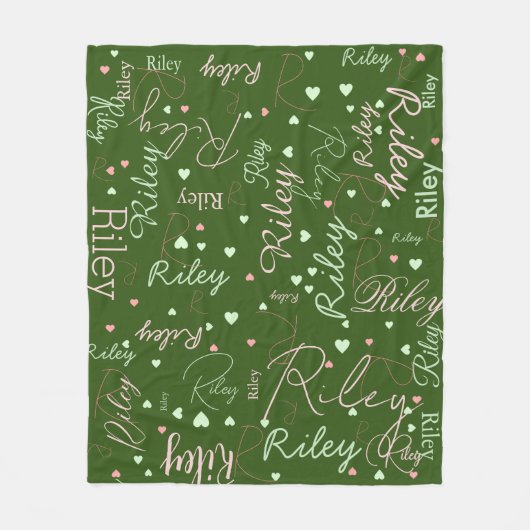 彼女の名前とピンクのハートは緑の上で フリースブランケット (正面)