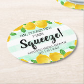 彼女の大切な人を見つけた！ レモン ブライダルシャワーパーティー ラウンドペーパーコースター (アングル)