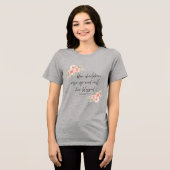 彼女の子らは立ち上がり、彼女を祝福と呼ぶ トライブレンドTシャツ (正面全面)