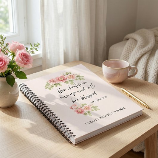 彼女の子供たちは立ち上がって、彼女を幸せな人と呼ぶ ノートブック