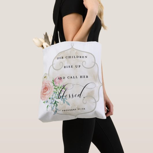 彼女の子供は立上がりましたり及び彼女の賛美されたトートバックを呼びます トートバッグ