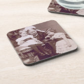 彼女の孫を持つビクトリア(1819-1901年)女王、 コースター (左側)