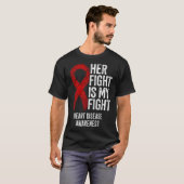 彼女の戦いが私の戦いのハート病 Tシャツ (正面フル)