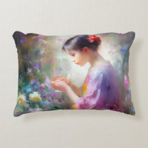 彼女の手の中の花を称賛する女の子