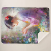 彼女の手の中の花を称賛する女の子 シェルパブランケット (正面(横))