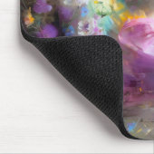 彼女の手の中の花を称賛する女の子 マウスパッド (コーナー)