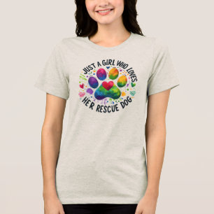 彼女の救助犬を愛しているだけの女の子 トライブレンドTシャツ