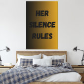 彼女の沈黙のルール – 力を与えるミニマリストアート キャンバスプリント (インサイチュ (寝室))