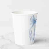 彼女の特別な日を祝おう ダスティーブルーのリボン ブライダルシャワーの紙コップ 紙コップ (右)