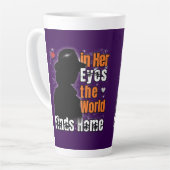 彼女の目の中で、世界は家を見つける – ロマンチックな愛 カフェラテマグ (左アングル)