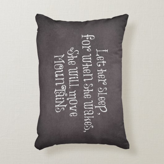 彼女の睡眠を許可する彼女は山を移動する引用文 アクセントクッション (正面(垂直))