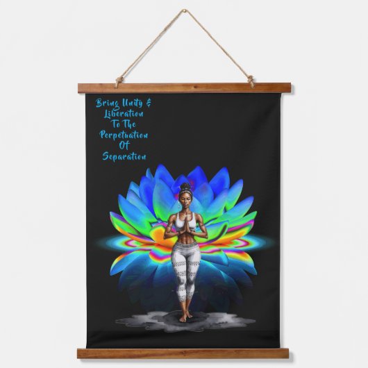 彼女の知恵の解放の木材は、壁のタペストリーの上に 吊り下げ型タペストリー (正面)