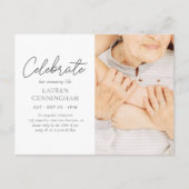 彼女の素晴らしい人生を祝おう シンプル モダン フォト ポストカード (正面)