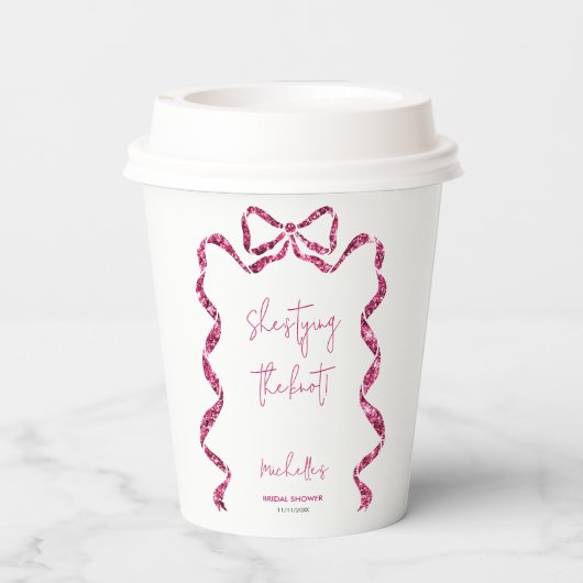 彼女の結婚式 ハート形のピンクの飾り 結婚前パーティー 紙コップ (裏面)