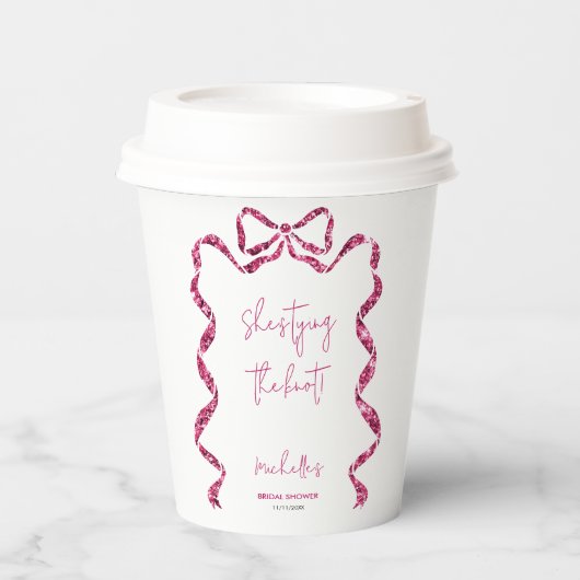 彼女の結婚式 ハート形のピンクの飾り 結婚前パーティー 紙コップ (正面)
