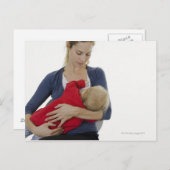 彼女の赤ん坊を母乳で育てている母 ポストカード (正面/裏面)