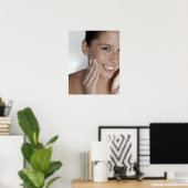 彼女の顔に砂糖をスクラブする女性 ポスター (ホームオフィス)