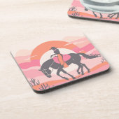 彼女の馬に乗る女性のカーボーイと砂漠の空 コースター (左側)